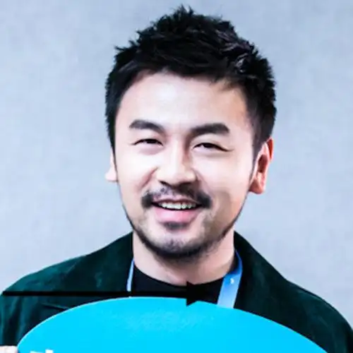 时尚红人秀#这款短发,胡子的雷佳音,你可以吗?