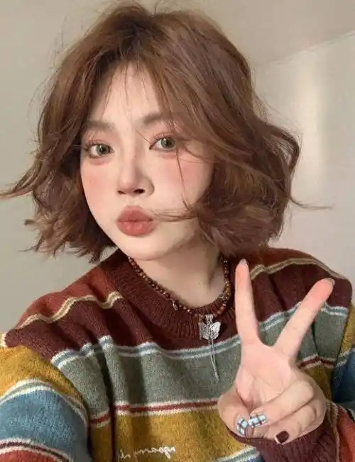 今年最流行的4款短发_刘海_空气_脸型