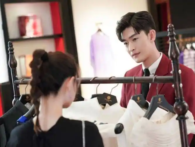 超前点播还不够,张翰新剧自己搞了个app收费,活该这么糊_徐璐_观众