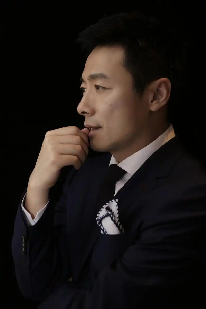 祖峰亮相丝绸之路国际电影节 闭幕式红毯,真挚从容,坦然自若,秉承影人