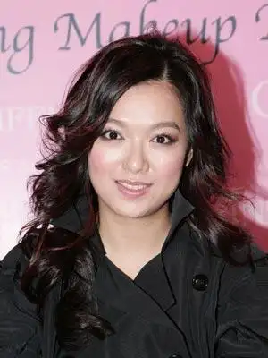 正文    1996年港姐冠军李珊珊   "猪扒"指数:★   身高:1