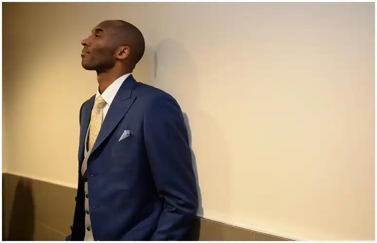 nba球星穿西装谁最帅?科比潇洒,詹皇霸气,看到阿杜笑出了声