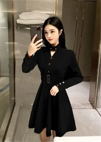 春季新款女装法式复古赫本小黑裙冬季女装搭配气质连衣裙丝绒内搭