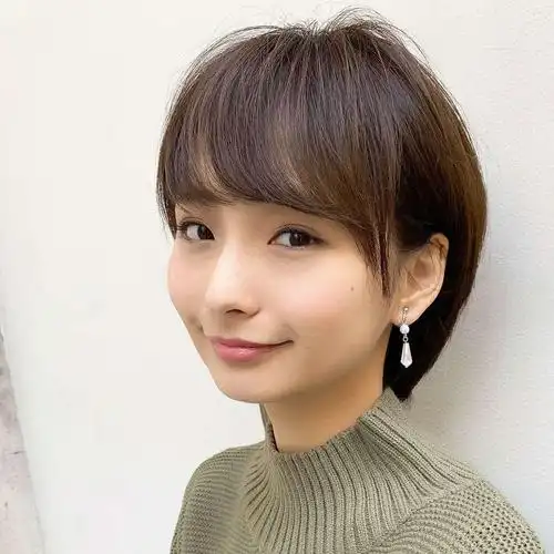 为什么小个子女生适合短发?这十款小清新的瘦脸发型,一看就明白