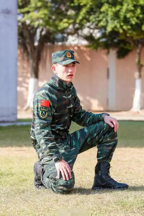 张馨予高富帅老公旧照曝光,被指离开精修又土又黑,身高似黄渤?--华东