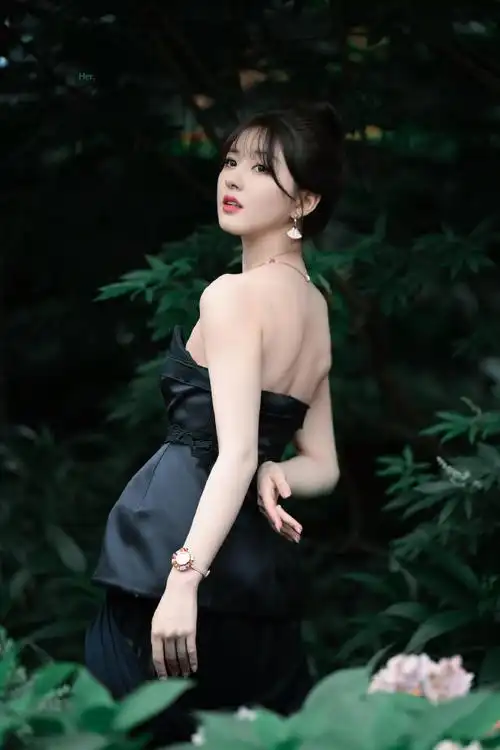 品牌方说赵露思礼服是借的##赵露思宝格丽品牌代言人